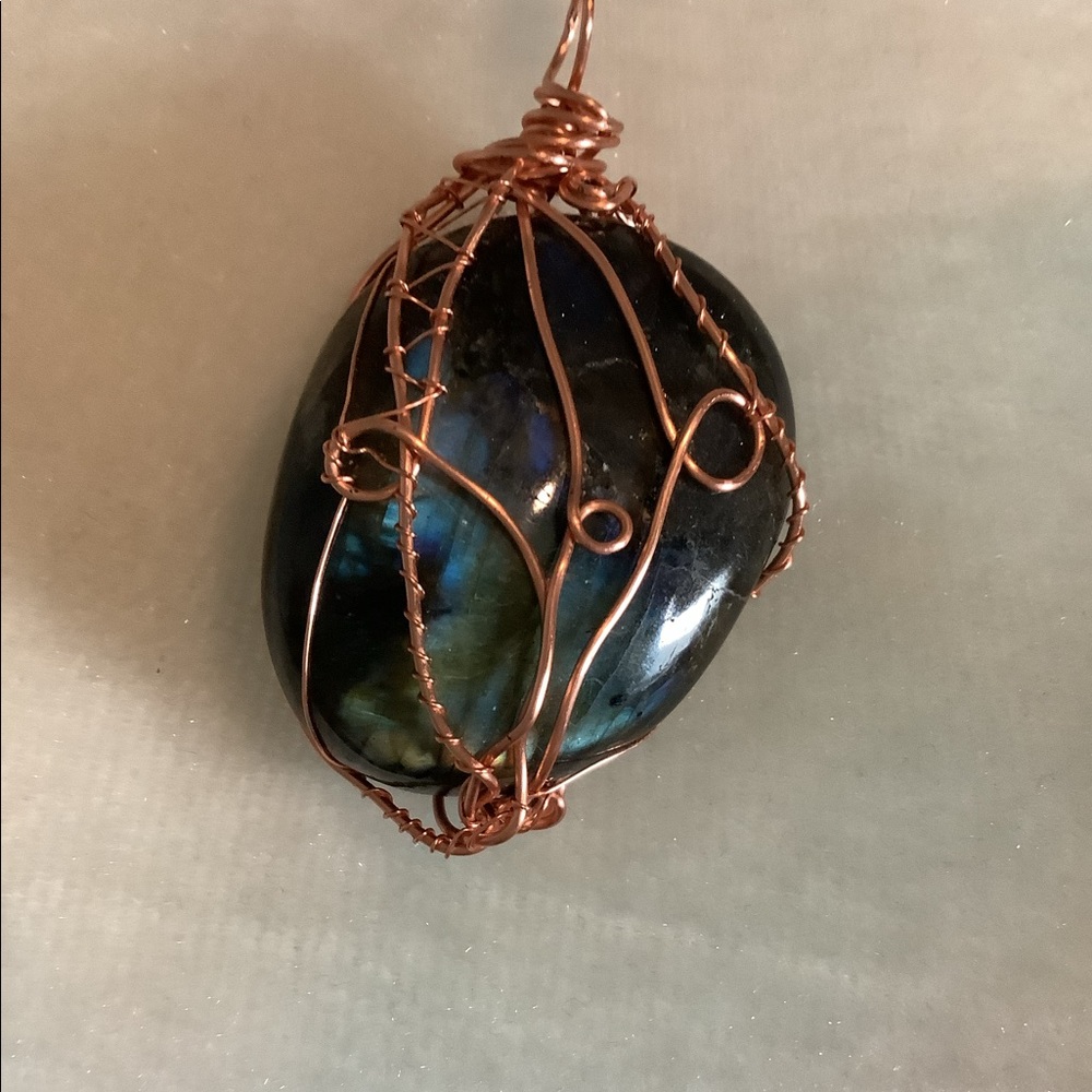 Labradorite Crystal Rope Neckline - Picture 8 of 10